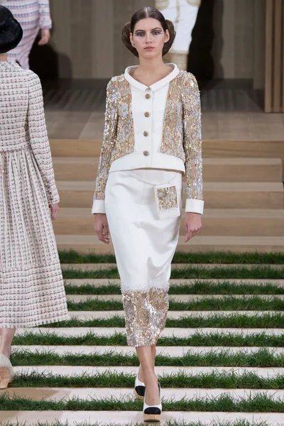 Look 22